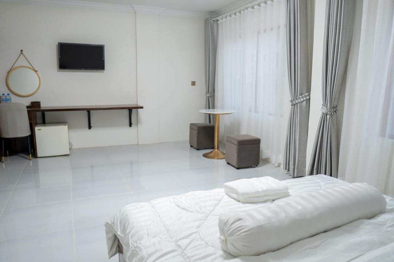 Empire House, Phnom Penh Hotel Ngoại thất bức ảnh
