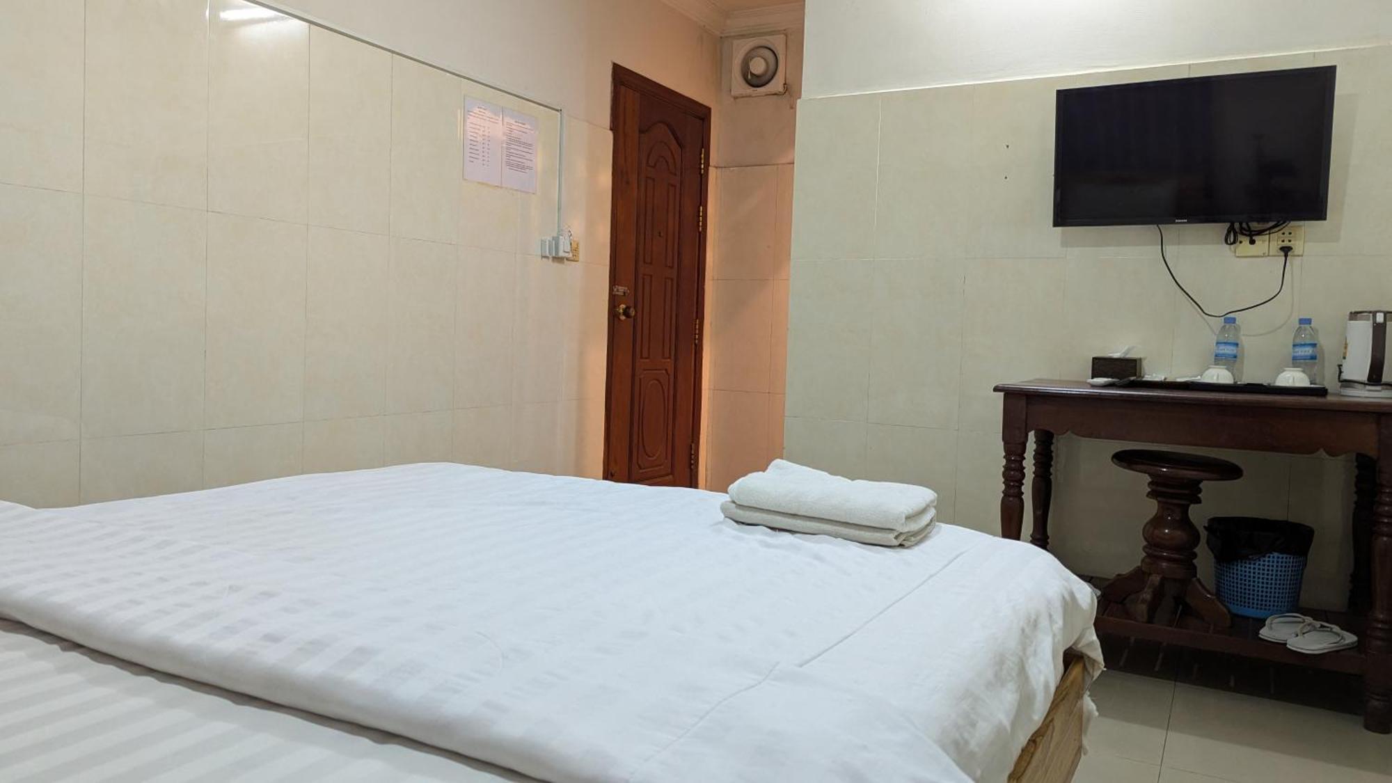 Empire House, Phnom Penh Hotel Ngoại thất bức ảnh